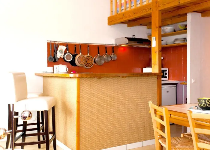 Avec Piscine A - 32 M² *