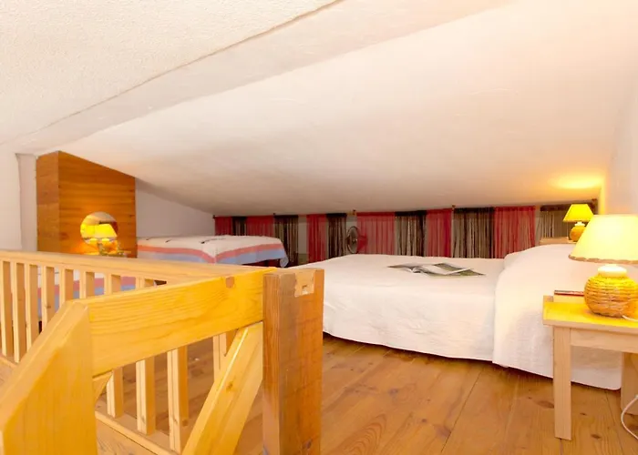 Avec Piscine A - 32 M² *