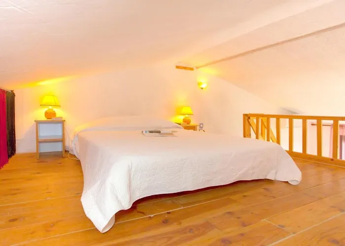 Avec Piscine A - 32 M² *
