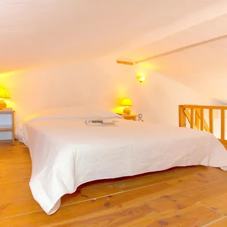 Avec Piscine A - 32 M² *