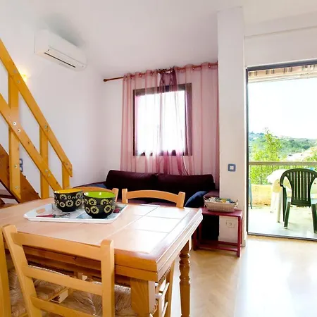 Avec Piscine A - 32 M² דירה *