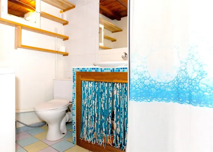 Seaside Retreat: 2-bedroom With Shared Pool Porticcio (Corsica)