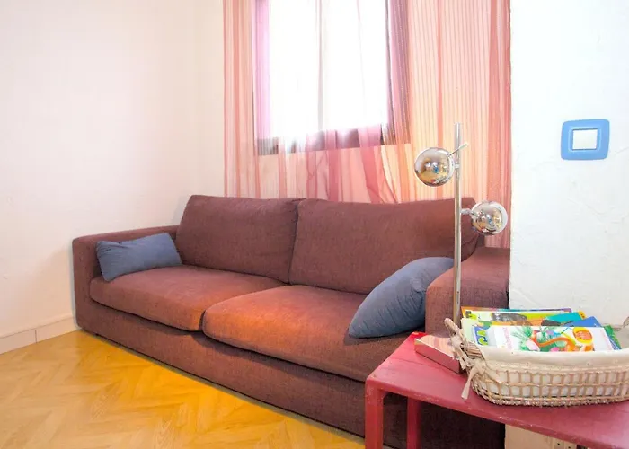 Seaside Retreat: 2-bedroom With Shared Pool Porticcio (Corsica)